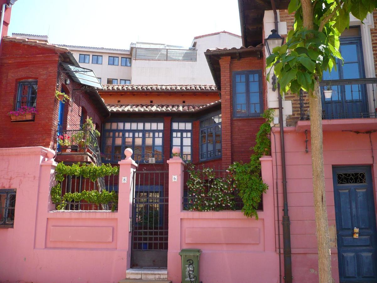 El 8 De Serranos - 1º - Casa Con Garaje Leon Exterior photo